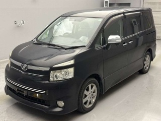 TOYOTA VOXY 2009