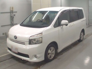 TOYOTA VOXY 2010