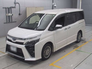 TOYOTA VOXY 2021