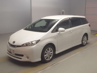 TOYOTA WISH 2010