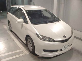 TOYOTA WISH 2011