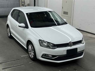 VOLKSWAGEN POLO 2016