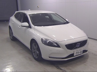 VOLVO V40 2013