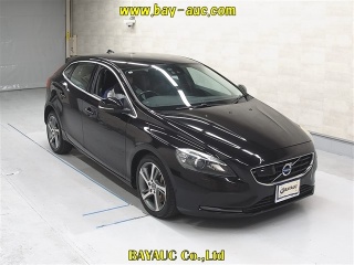 VOLVO V40 2015