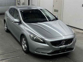 VOLVO V40 2013